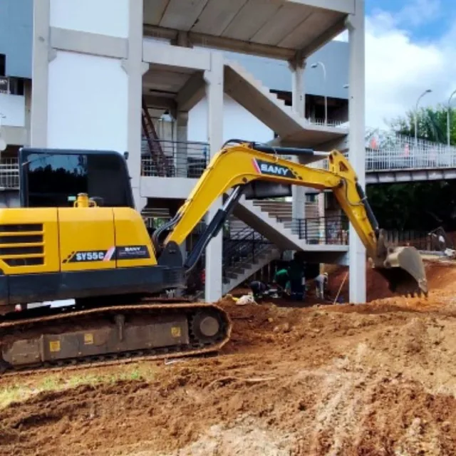 Escavação e preparação de área para obra civil